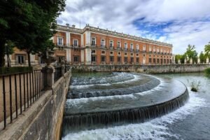 Private Full Day tour from Madrid to Aranjuez and Chinchón with hotel pick up